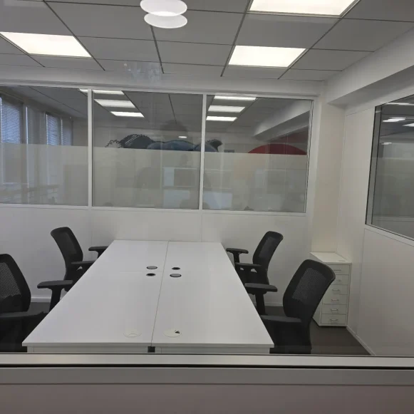 Bureau privé 20 m² 4 postes Coworking Rue du Faubourg Montmartre Paris 75009 - photo 3