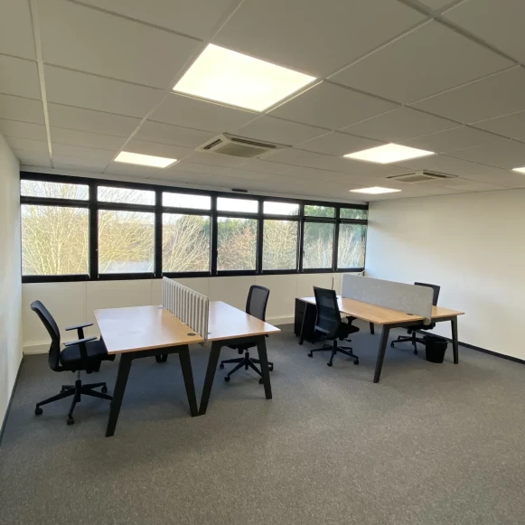 Bureau privé 8 m² 2 postes Location bureau Allée Jacques Frimot Rennes 35000 - photo 4
