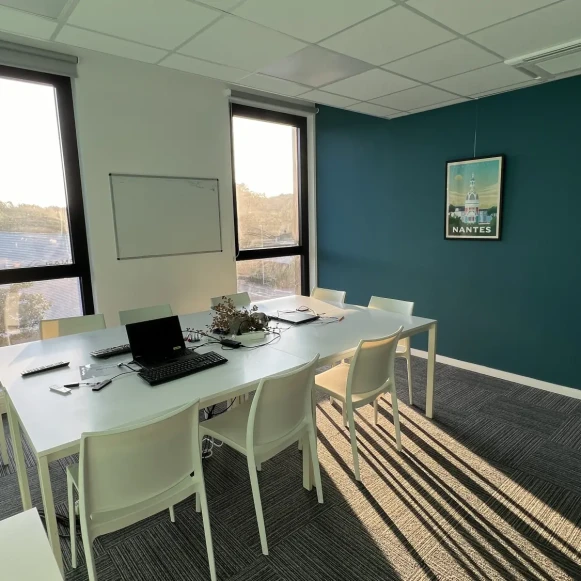 Bureau privé 35 m² 5 postes Coworking Rue Marie Curie Saint-Sébastien-sur-Loire 44230 - photo 4