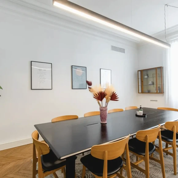 Bureau privé 15 m² 5 postes Location bureau Rue de Stockholm Paris 75008 - photo 1