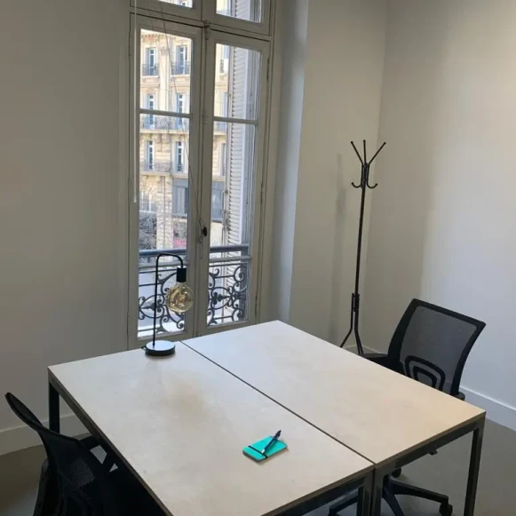 Bureau privé 10 m² 2 postes Coworking Rue de la République Marseille 13001 - photo 5