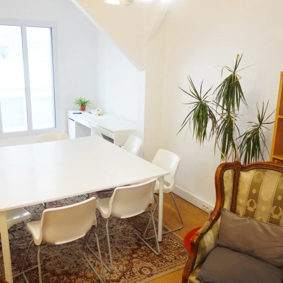 Bureau privé 25 m² 6 postes Location bureau Rue Stephenson Paris 75018 - photo 6