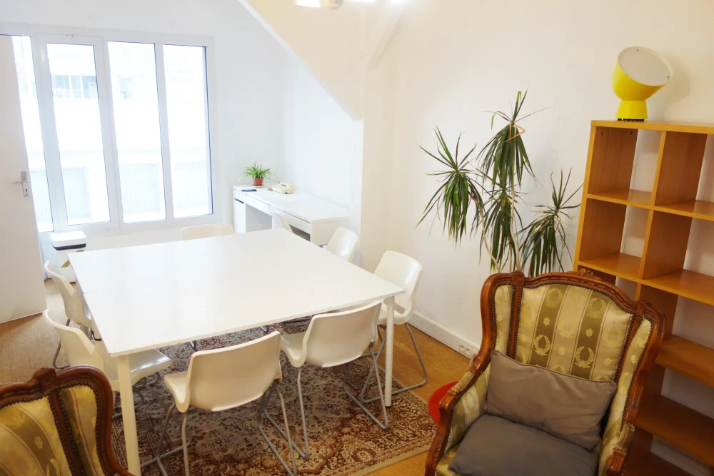 Bureau privé - 75018 - 6 postes - 1200€