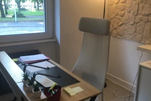 Open Space - 67500 - 9 postes - 210€