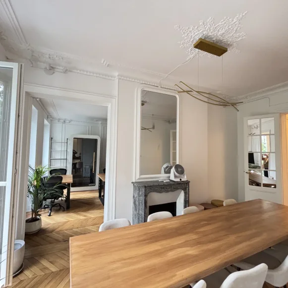 Espace indépendant 128 m² 26 postes Location bureau Boulevard de Sébastopol Paris 75003 - photo 2