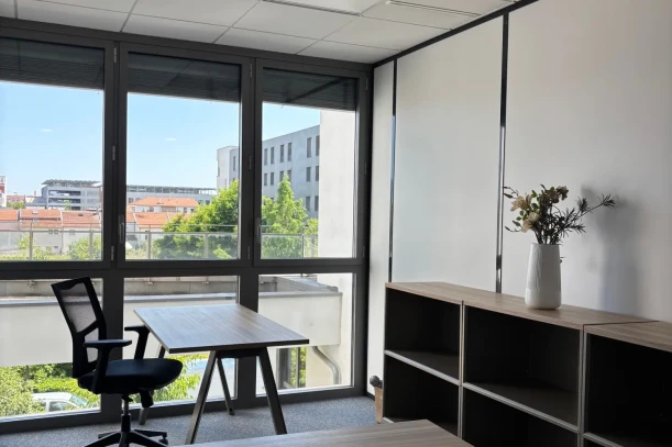 Bureau privé - 54000 - 2 postes - 926€