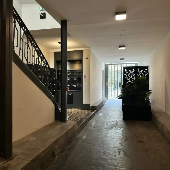 Bureau privé 9 m² 4 postes Location bureau Rue d'Aboukir Paris 75002 - photo 12
