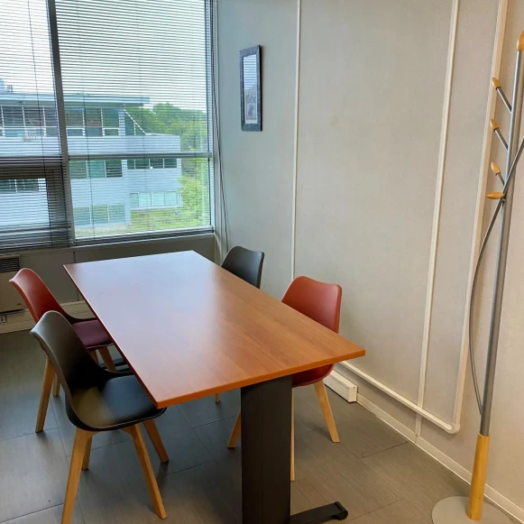 Bureau privé 30 m² 3 postes Coworking Rue du Golf Mérignac 33700 - photo 6