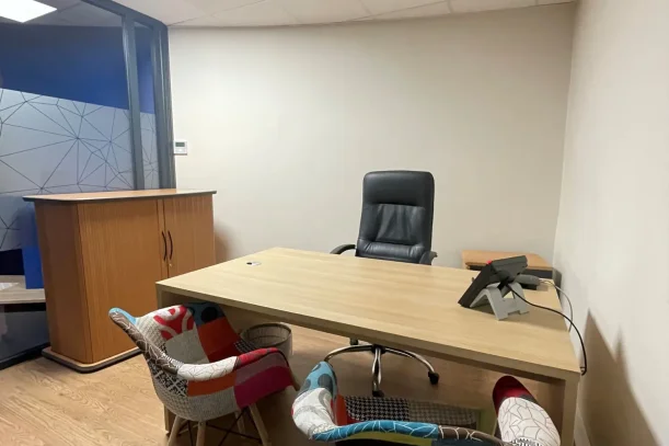 Bureau privé - 69400 - 1 poste - 650€