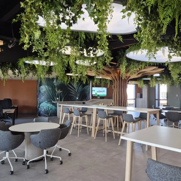 Espace indépendant 385 m² 32 postes Location bureau Boulevard Ampère Chauray 79180 - photo 1