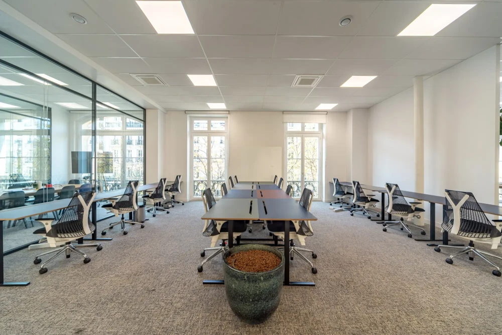 Bureau privé - 75011 - 92 postes - 59000€