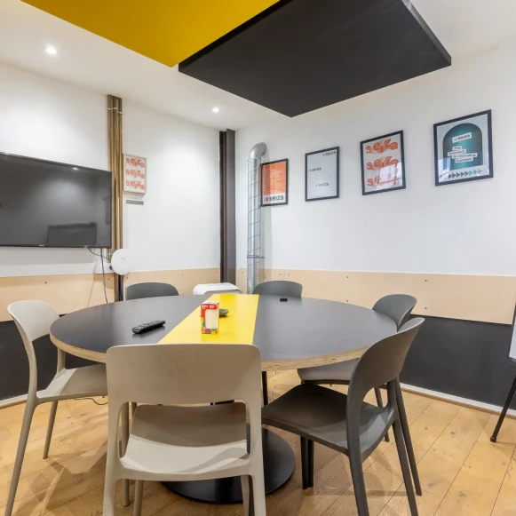 Bureau privé 38 m² 12 postes Coworking Rue du Chemin Vert Paris 75011 - photo 4