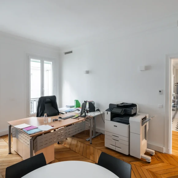 Bureau privé 253 m² 40 postes Coworking Avenue Carnot Paris 75017 - photo 6