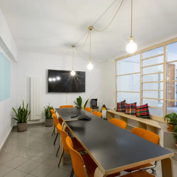 Bureau privé 13 m² 5 postes Coworking Avenue de Saint-Ouen Paris 75018 - photo 5