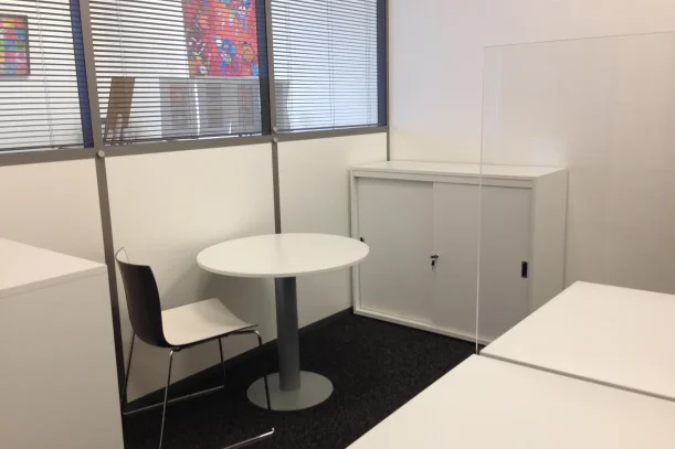 Bureau privé - 69004 - 2 postes - 760€