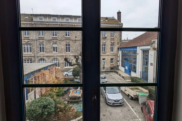 Bureau privé - 33300 - 3 postes - 350€