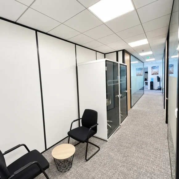 Open Space  10 postes Coworking Cours du Triangle Puteaux 92800 - photo 4