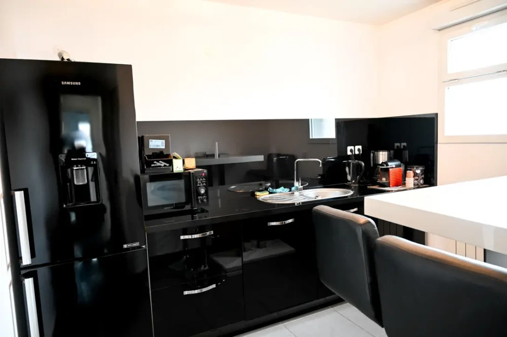 Bureau privé - 92000 - 1 poste - 1200€