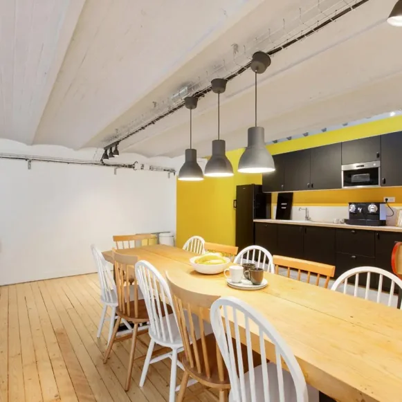 Espace indépendant 145 m² 20 postes Location bureau Rue Saint-Didier Paris 75016 - photo 2