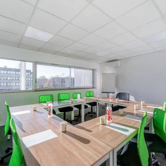 Espace indépendant 125 m² 25 postes Coworking Rue du Pont de l'Arche Saint-Avertin 37550 - photo 5