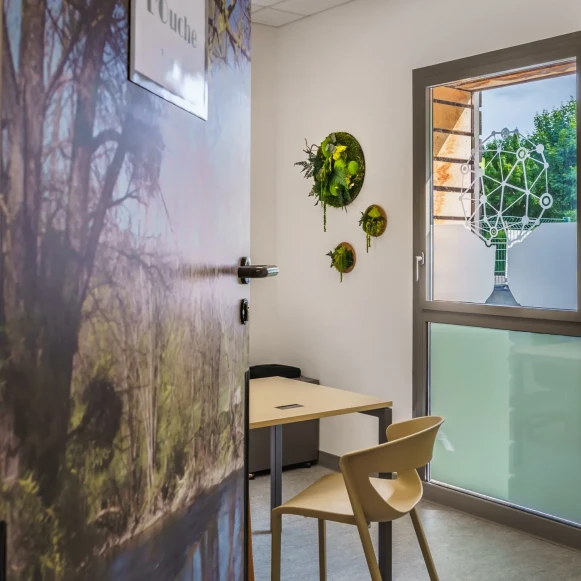 Bureau privé 15 m² 1 poste Location bureau Place Osburg Velars-sur-Ouche 21370 - photo 1