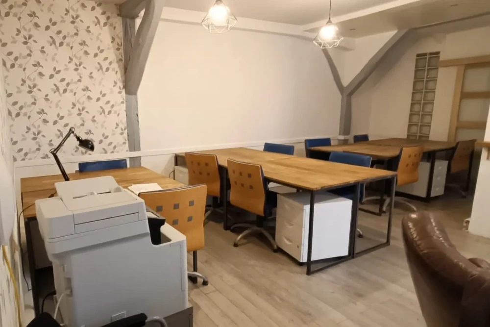 Bureau privé - 75017 - 10 postes - 2320€