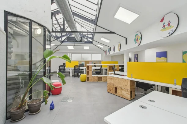 Open Space - 75012 - 35 postes - 385€