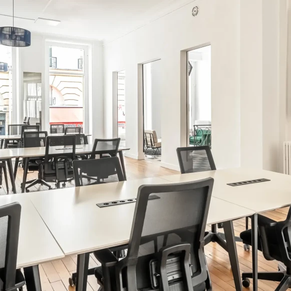 Espace indépendant 450 m² 60 postes Coworking Rue Sainte-Anne Paris 75002 - photo 4