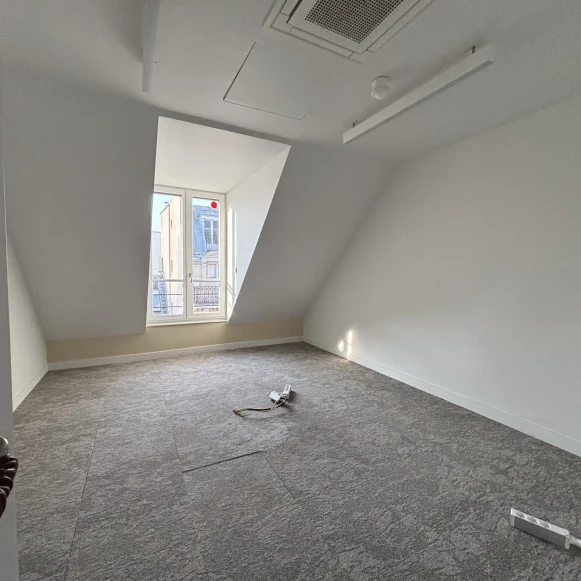 Bureau privé 13 m² 2 postes Coworking Rue de la Victoire Paris 75009 - photo 8