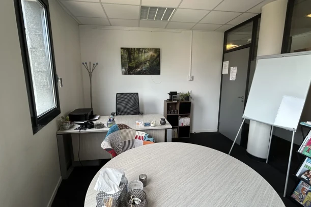 Bureau privé - 69007 - 2 postes - 600€