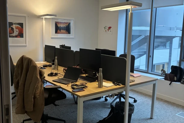 Espace indépendant - 75015 - 24 postes - 10000€