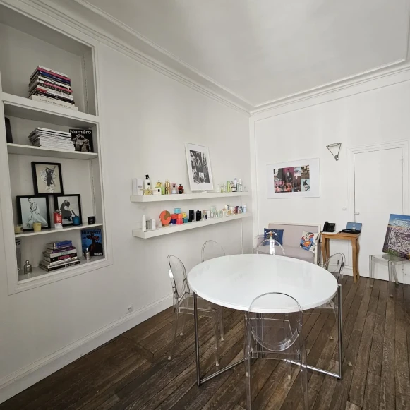 Bureau privé 24 m² 3 postes Coworking Rue Saint-Antoine Paris 75004 - photo 4