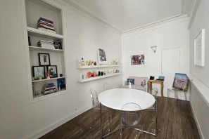 Bureau privé - 75004 - 3 postes - 1790€