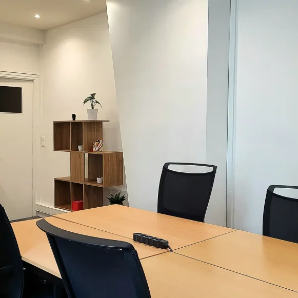 Bureau privé 17 m² 4 postes Location bureau Rue Vignon Paris 75009 - photo 1