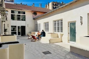 Open Space - 13005 - 8 postes - 200€