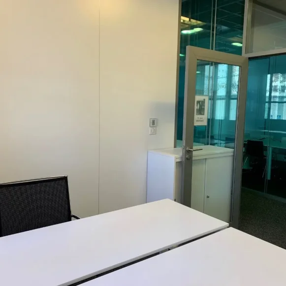 Bureau privé 10 m² 1 poste Location bureau Rue Jacques-Louis Hénon Lyon 69004 - photo 2