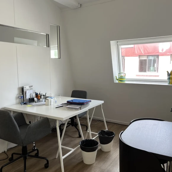 Bureau privé 11 m² 4 postes Coworking Boulevard Victor Hugo Clichy 92110 - photo 4