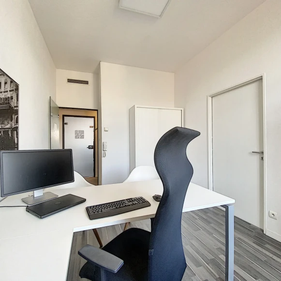 Bureau privé 12 m² 1 poste Coworking Route de Launaguet Toulouse 31200 - photo 2