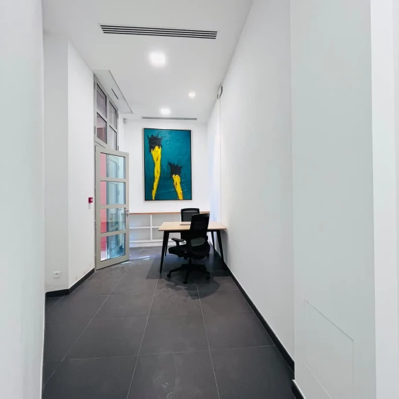 Bureau privé 16 m² 2 postes Location bureau Montée du Saint-Esprit Marseille 13002 - photo 2