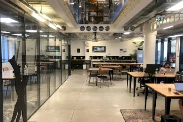 Bureau privé - 75011 - 6 postes - 6010€