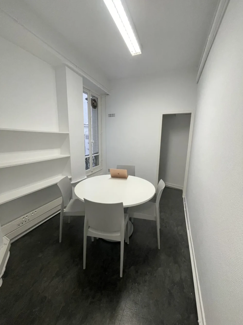 Espace indépendant - 75001 - 12 postes - 7200€