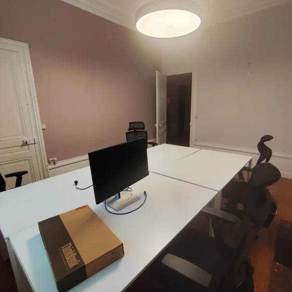 Bureau privé 17 m² 4 postes Location bureau Boulevard Anatole France Lyon 69006 - photo 5