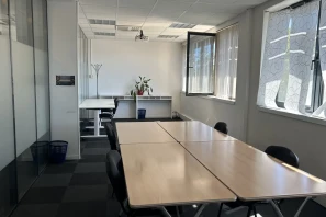 Bureau privé - 69007 - 8 postes - 1900€