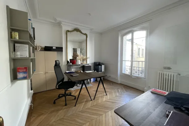 Bureau privé - 75009 - 12 postes - 6000€