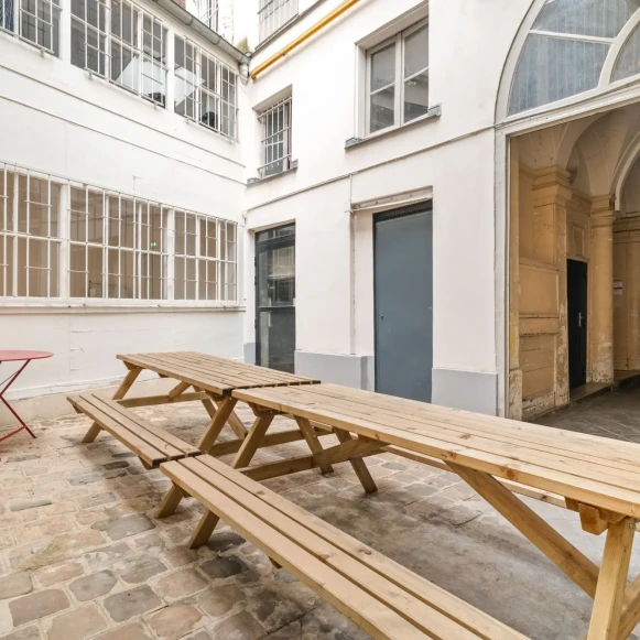 Bureau privé 75 m² 14 postes Location bureau Rue Saint-Fiacre Paris 75002 - photo 1