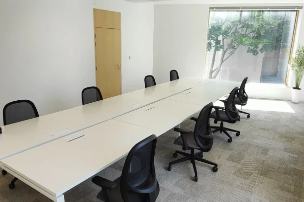 Bureau privé - 93500 - 8 postes - 2736€