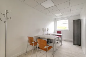 Bureau privé - 69008 - 3 postes - 680€