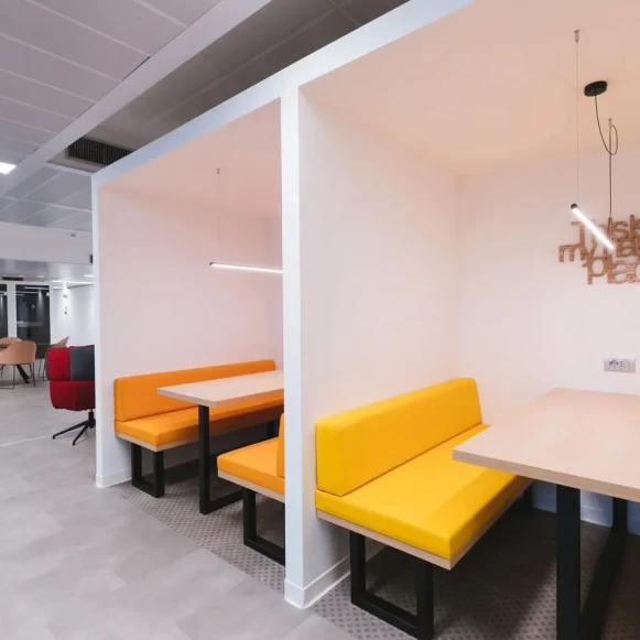 Bureau privé 4 m² 1 poste Location bureau Rue James Joule Rezé 44400 - photo 2