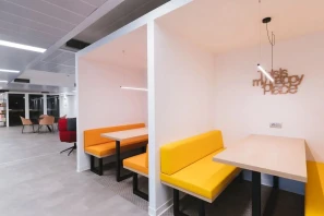 Bureau privé - 44400 - 8 postes - 1966€