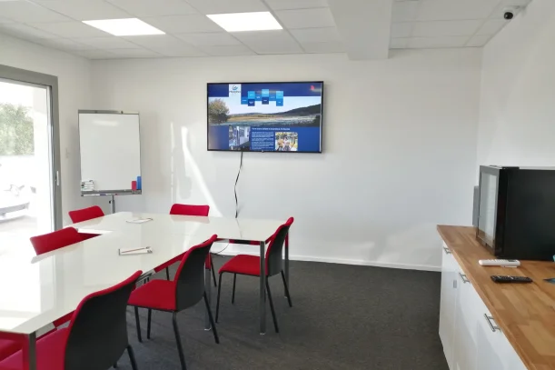 Bureau privé - 13510 - 4 postes - 620€